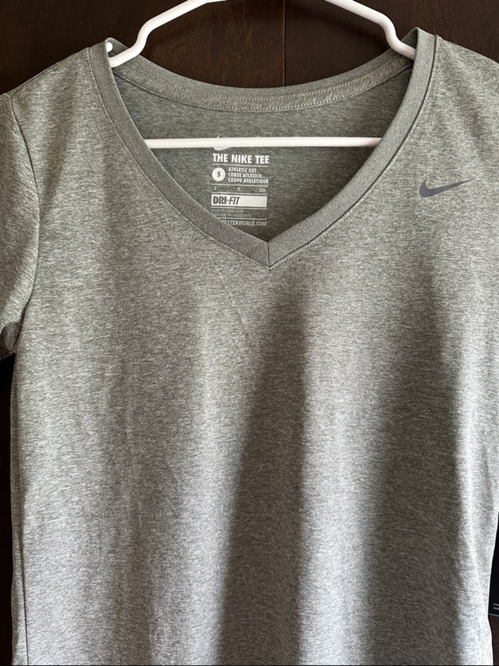 Nike Women’s Heather Gray V-Neck Dri-FIT Tee - Picture 4 of 4